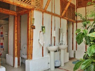 Foto 9 de Hostal en renta en Jipijapa, Puerto Cayo