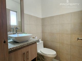 Foto 4 de Casas Crédito VIP ESQUINERAS 3 dormitorios 2 parqueaderos terraza y jardín Conocoto VENTA EN PLANOS