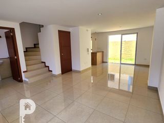 Foto 3 de Casas Crédito VIP a 5 minutos de El Triángulo. Valle de los Chillos. 3 dormitorios, jardín y terraza