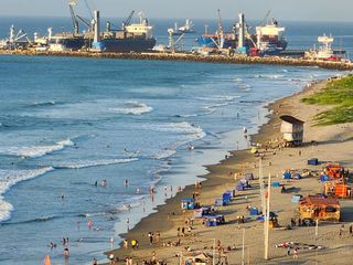 Foto 2 de Departamento en venta con vista a la playa y al puerto de Manta, muy cerca del Mall del Pacifico