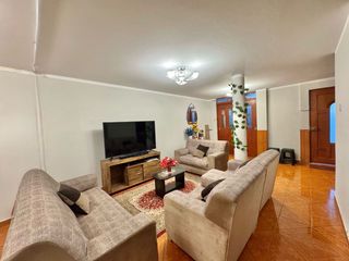 Foto 4 de Excelente Oportunidad De Inversión!!! En Venta Casa Multifamiliar De 3 Pisos En Urb. Lara - Socabaya