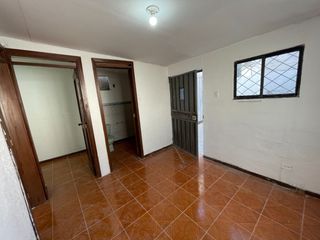 Foto 3 de Galpón bodega con oficina en alquiler Sector Solca - Quito Ecuador