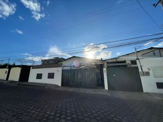 Foto 8 de Galpón bodega con oficina en alquiler Sector Solca - Quito Ecuador