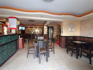 Foto 2 de Alquiler de casa comercial en plena avenida El olivar. Callao