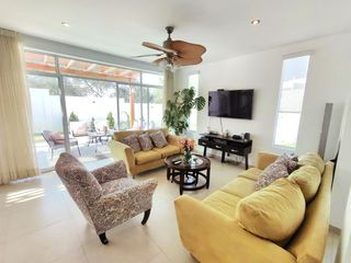 Foto 8 de Se Vende Casa En Zona Residencial Tranquila Y Segura