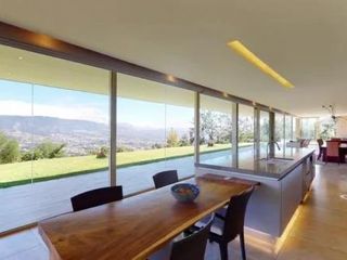 Foto 4 de Casa en alquiler 5 Dormitorios Cumbayá Quito Ecuador