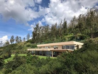 Foto 8 de Casa en alquiler 5 Dormitorios Cumbayá Quito Ecuador