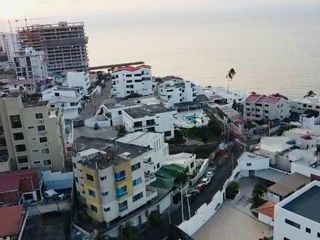 Foto 1 de Terreno en venta, de 780 m2 en Calle 30 y Flavio Reyes, cerca al mar.