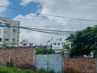 Foto 7 de Terreno en venta, de 780 m2 en Calle 30 y Flavio Reyes, cerca al mar.
