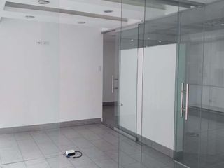 Foto 1 de Renta oficina República del Salvador divisiones edificio con áreas comunales