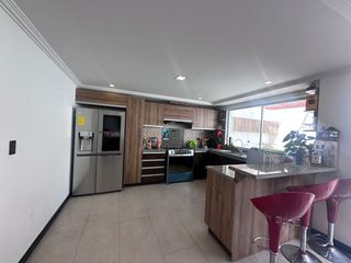 Foto 4 de CASA AMOBLADA EN RENTA SECTOR CAMINO VIEJO A BAÑOS