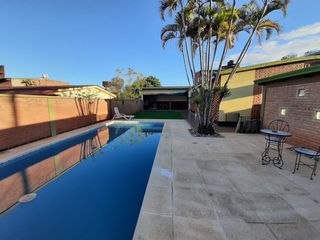Foto 1 de EN VENTA HERMOSA CASA 4 DORMITORIOS
