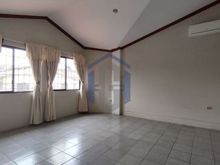 Foto 17 de Casa de 3 plantas en venta - Garzota 1