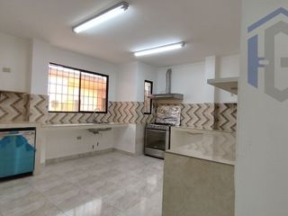 Foto 8 de Casa de 3 plantas en venta - Garzota 1