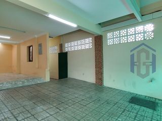 Foto 3 de Casa de 3 plantas en venta - Garzota 1