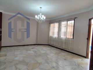 Foto 9 de Casa de 3 plantas en venta - Garzota 1