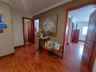 Foto 26 de Casa de venta en cuenca. Sector vista linda. Av. 12 de octubre. Esquinera. Amplia