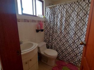 Foto 25 de Casa de venta en cuenca. Sector vista linda. Av. 12 de octubre. Esquinera. Amplia