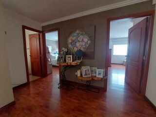Foto 29 de Casa de venta en cuenca. Sector vista linda. Av. 12 de octubre. Esquinera. Amplia