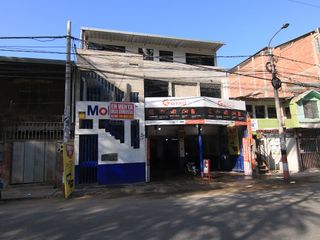 Foto 1 de AMPLIO LOCAL EN VENTA -  EN AV. GRAU DE PIURA