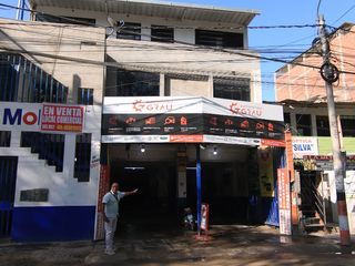 Foto 2 de AMPLIO LOCAL EN VENTA -  EN AV. GRAU DE PIURA