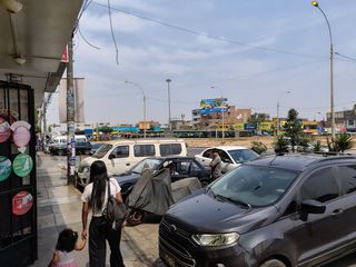 Foto 16 de ¡Alquila ahora este amplio segundo piso con vista a la Av. Túpac Amaru!