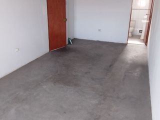 Foto 1 de ¡Alquila ahora este amplio segundo piso con vista a la Av. Túpac Amaru!
