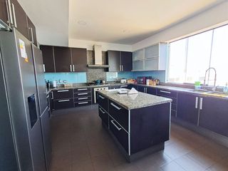 Foto 14 de Departamento Triplex de 4 Dormitorios Vista al Golf en Venta en San Isidro