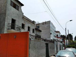 Foto 4 de OPORTUNIDAD DE INVERSIÓN!! SE VENDE CASA COMO TERRENO O LOCAL COMERCIAL, ZONIFICACIÓN RDA COMPATIBLE CON CZ EN AV. SALAVERRY, JESÚS MARÍA