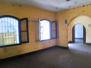 Foto 6 de OPORTUNIDAD DE INVERSIÓN!! SE VENDE CASA COMO TERRENO O LOCAL COMERCIAL, ZONIFICACIÓN RDA COMPATIBLE CON CZ EN AV. SALAVERRY, JESÚS MARÍA
