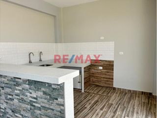 Foto 6 de Alquiler De Casa De Estreno En Urb.Boulevard Park Plaza Dos Pisos  // ID: 1137949