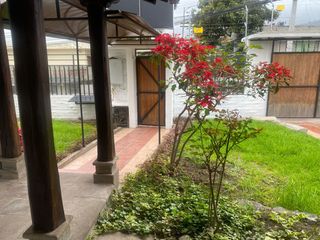 Foto 2 de ARRIENDO CASA CUMBAYA