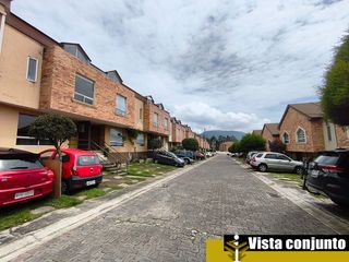 Foto 1 de Casa de arriendo Carcelen Alto, 3 pisos, en conjunto, cerca a colegio Planeta Azul y a la av. Eloy Alfaro