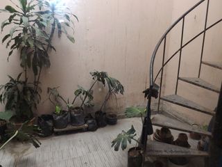 Foto 2 de Casa venta Santiago de Surco. Frente a Parque. Amplia y segura.