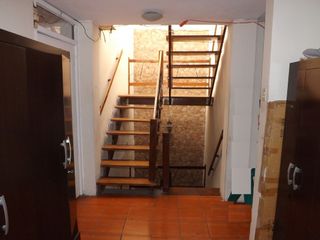 Foto 6 de Casa venta Santiago de Surco. Frente a Parque. Amplia y segura.