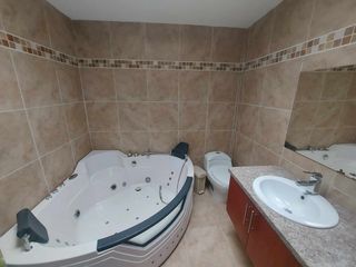 Foto 8 de Departamento duplex de venta Av. 1ro de mayo. 2 balcones. Edif. Frente al rio 3 puentes OPORTUNIDAD