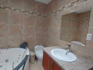 Foto 6 de Departamento duplex de venta Av. 1ro de mayo. 2 balcones. Edif. Frente al rio 3 puentes OPORTUNIDAD
