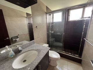 Foto 4 de CASA 4 DORMITORIOS EN RENTA CUMBAYA