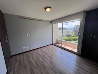 Foto 6 de CASA 4 DORMITORIOS EN RENTA CUMBAYA