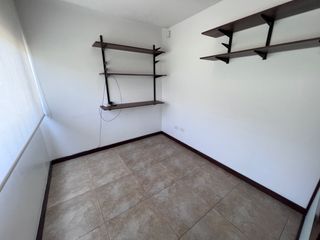 Foto 11 de CASA 4 DORMITORIOS EN RENTA CUMBAYA