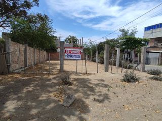 Foto 3 de Terreno Esquinero en Venta – En Villamarina a solo una calle de la Vía Manta Rocafuerte