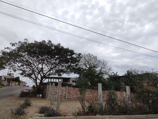 Foto 4 de Terreno Esquinero en Venta – En Villamarina a solo una calle de la Vía Manta Rocafuerte