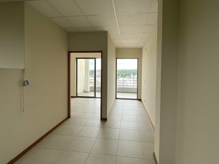 Foto 6 de SE VENDE OFICINA O LOCAL FUNCIONAL EN PLAZA COMERCIAL LAS AGUAS.
