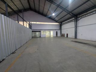 Foto 1 de Bodega local comercial con bodega oficinas y espacio de parqueo en Arriendo. Av Nuñez de Bonilla