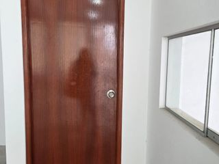 Foto 2 de Alquiler De Local Comercial 2Do Y 3Er Piso Av Carlos Izaguirre En San Martin De Porres