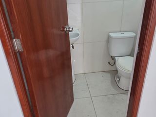 Foto 5 de Alquiler De Local Comercial 2Do Y 3Er Piso Av Carlos Izaguirre En San Martin De Porres