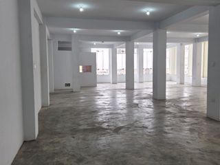 Foto 9 de Alquiler De Local Comercial 2Do Y 3Er Piso Av Carlos Izaguirre En San Martin De Porres