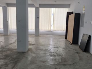 Foto 11 de Alquiler De Local Comercial 2Do Y 3Er Piso Av Carlos Izaguirre En San Martin De Porres