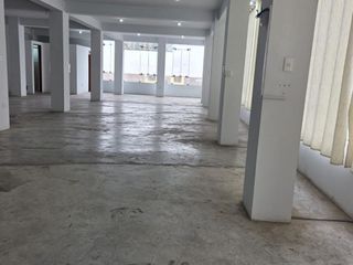 Foto 18 de Alquiler De Local Comercial 2Do Y 3Er Piso Av Carlos Izaguirre En San Martin De Porres