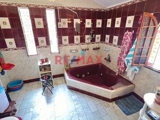 Foto 5 de Hermosa Casa en SURCO  (Urb. Neptuno) Precio Negociable